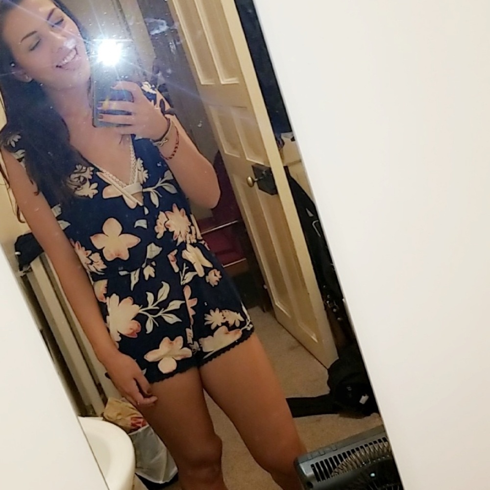 Adorable floral Billabong romper!